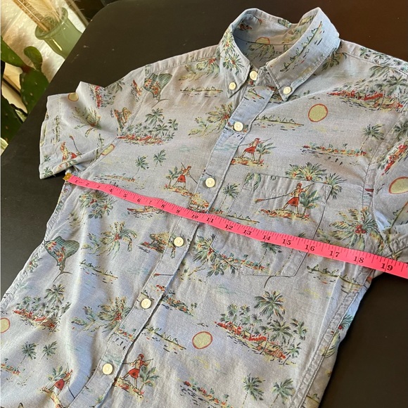 J. Crew lightweight chambray island beach print short sleeve button-down shirt - Picture 4 of 6